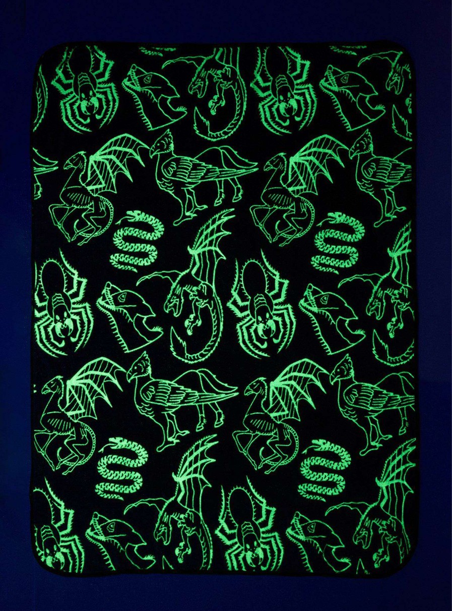 Harry Potter * | Online Harry Potter Mythical Creatures Glow-In-The-Dark Boxed Throw Boxlunch Exclusive